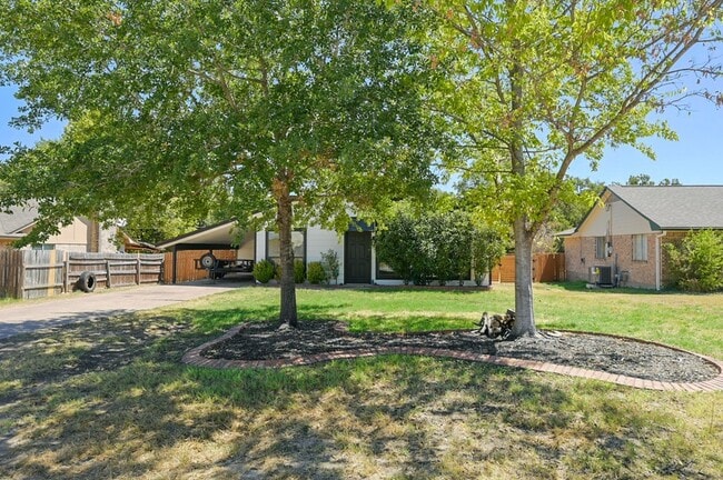 Building Photo - 3015 Adrienne Dr