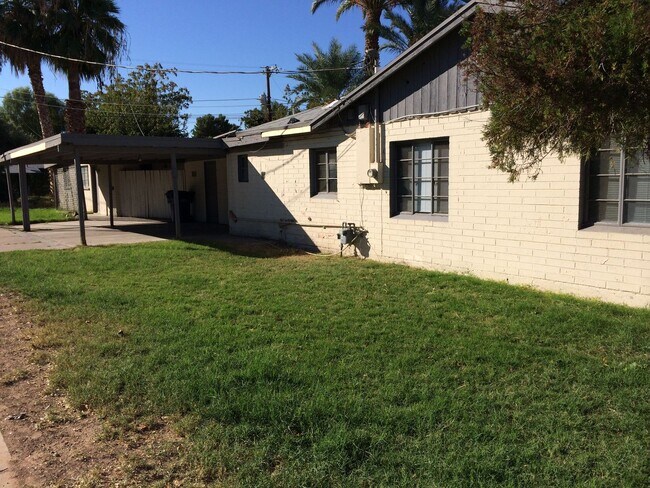 Primary Photo - Roomy 6-Bedroom Home with Pool