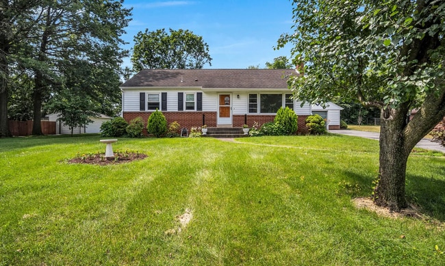 Building Photo - Updated 3-bedroom, 1-bath ranch home locat...