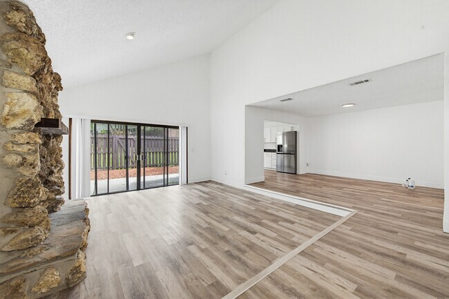 Building Photo - 7 Autumnwood Trail