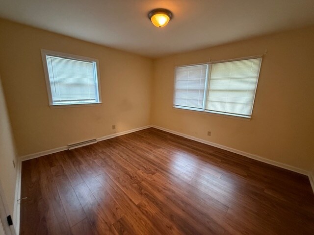 Building Photo - 810 W Vandalia Rd