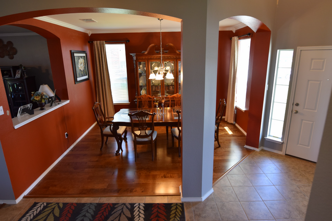 Building Photo - 2523 Red Fern Dr