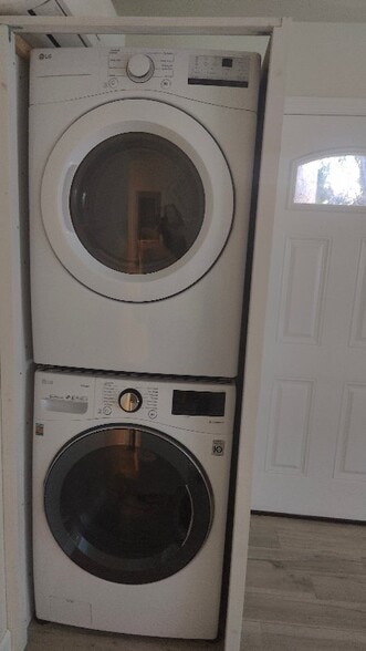 Building Photo - 5892 Wheelhouse Ln