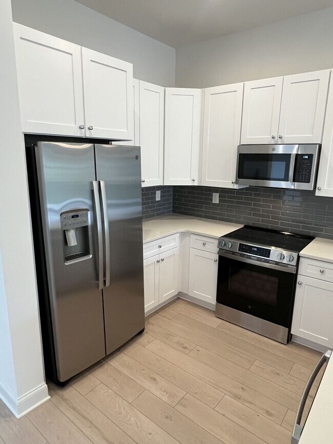 Building Photo - Brand New 2 Bed Condo in Cornelius