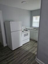 Building Photo - 31 S Gladstone Ave