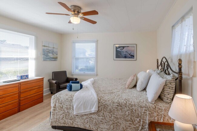 Building Photo - 640 S Columbia St