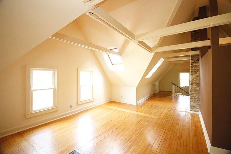 Building Photo - 2719 E Hartford Ave