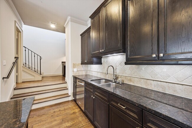 Building Photo - 4004 Feagan St