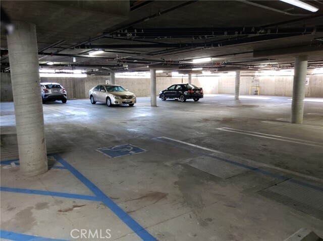 Building Photo - 2651 S Hobart Blvd