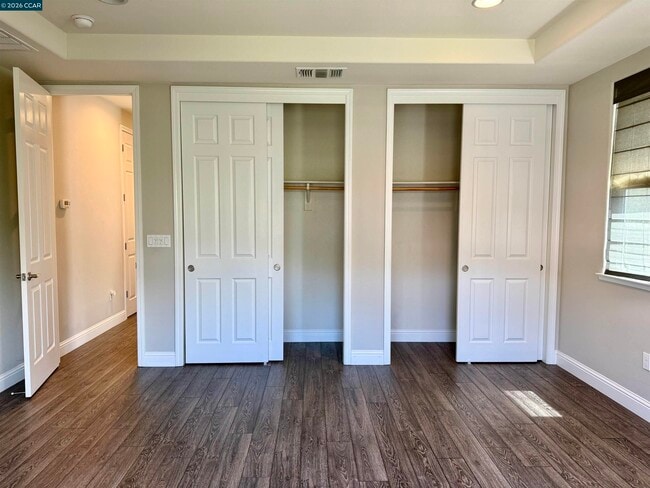 Building Photo - 64 Persimmon Walk