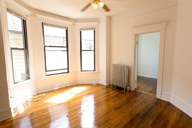 Floorplan - 5401-5403 S. Woodlawn Avenue