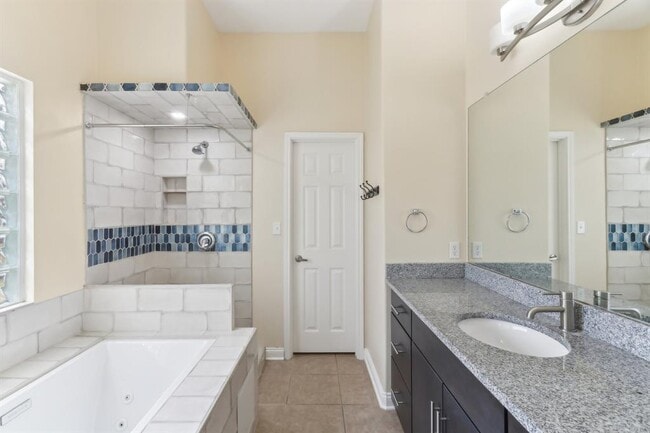 Building Photo - 10108 Channel Island Dr