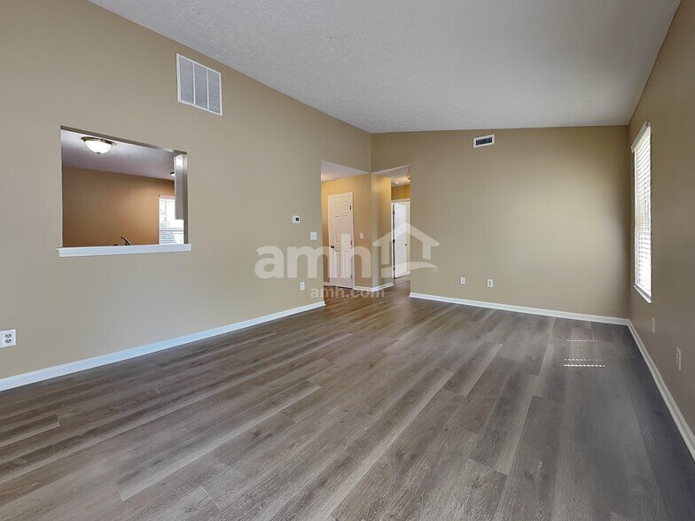 Building Photo - 19 Pond Ln