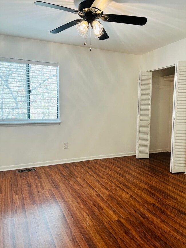 Building Photo - 2BR Townhome in N Raleigh
