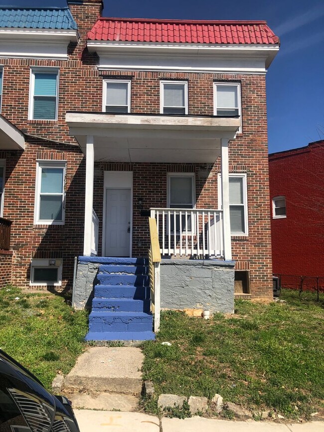 Primary Photo - Must See this updated 3 bedroom 1.5 Bath i...