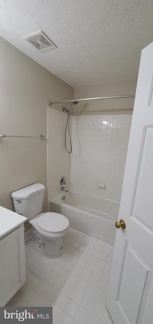 Building Photo - 2839 Settlers View Dr