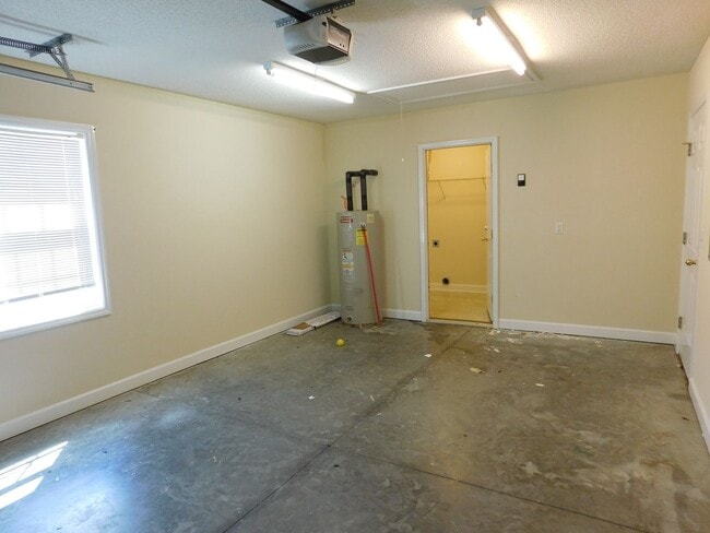 Building Photo - 113 Fairmount Way