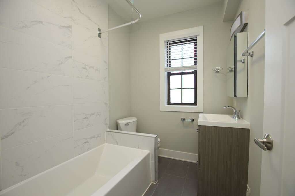 Building Photo - 730 Judson Ave