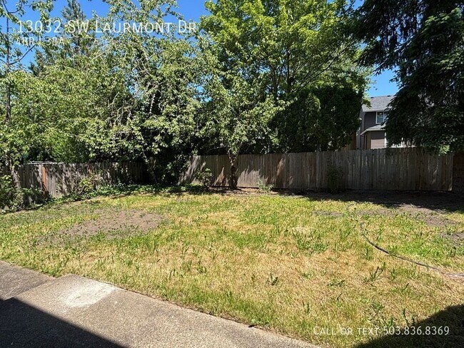 Building Photo - 13032 SW Laurmont Dr