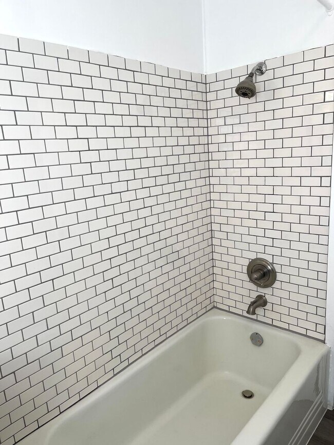 Building Photo - Completely Remodeled Three Bedroom One Bath in Richland - Move in Ready!!