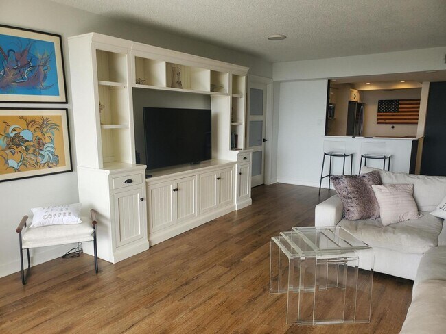 Building Photo - 2425 Presidential Way