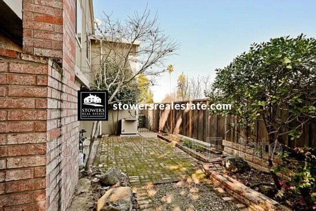 Building Photo - 112 Summerwood Pl