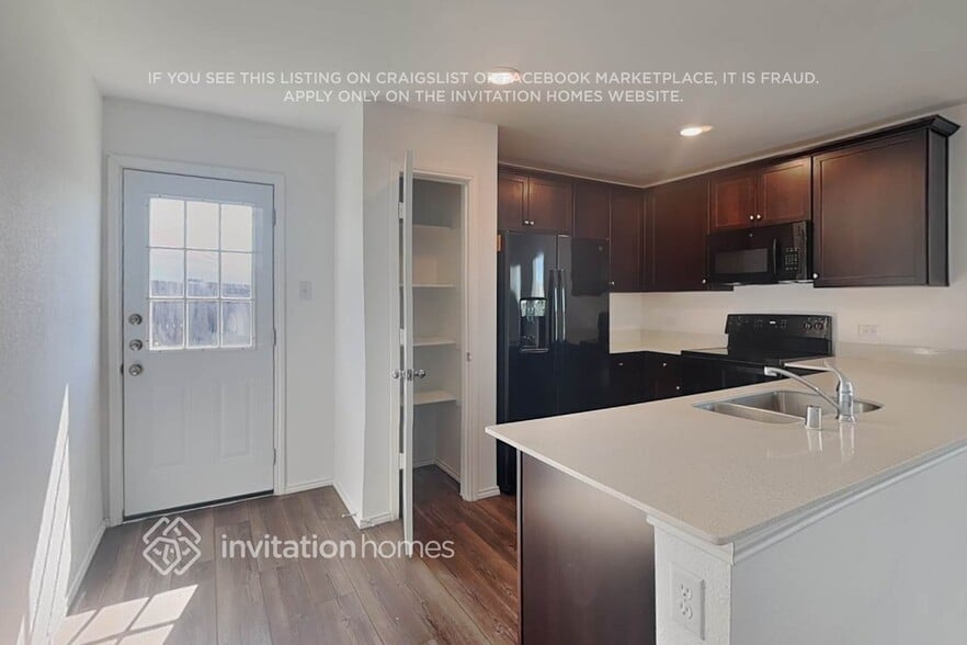Building Photo - 5406 Longshadow Dr