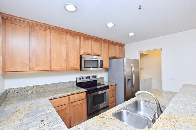 Building Photo - 4704 E Paradise Village Pky N