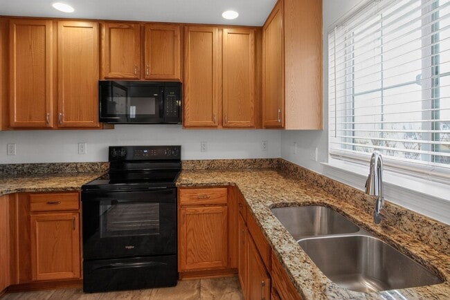 Building Photo - 1226 S Quintero Ct