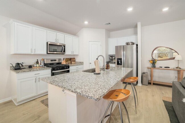 Building Photo - 2640 Indian Clover Trl