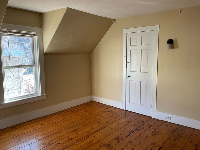 Building Photo - 190 Church St