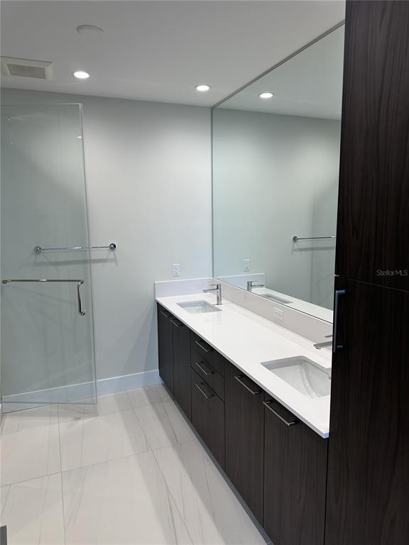 Building Photo - 275 1st Ave S