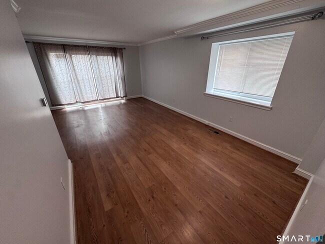 Building Photo - 18 Prospect St