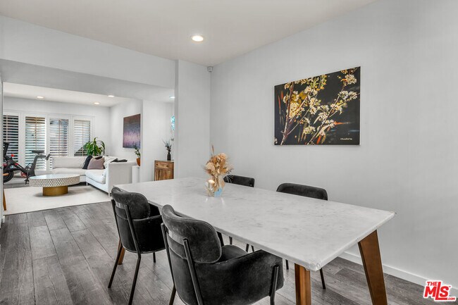 Building Photo - 14238 Dickens St