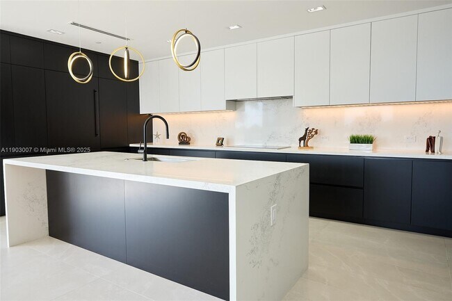 Building Photo - 160 Isle of Venice Dr