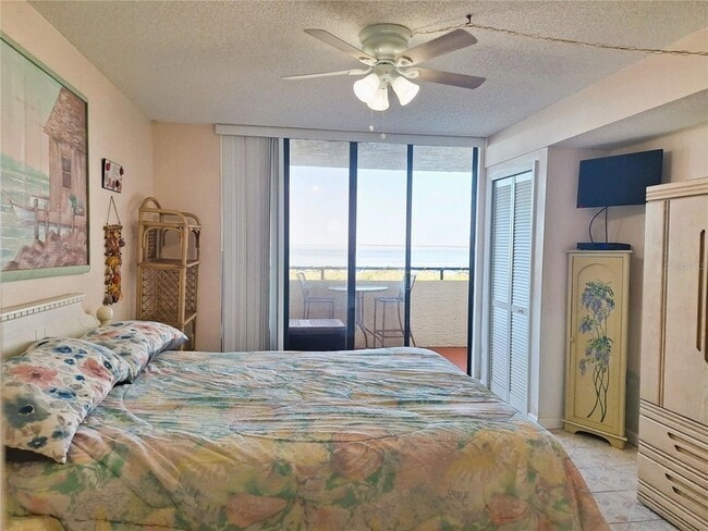 Building Photo - 6009 Sea Ranch Dr