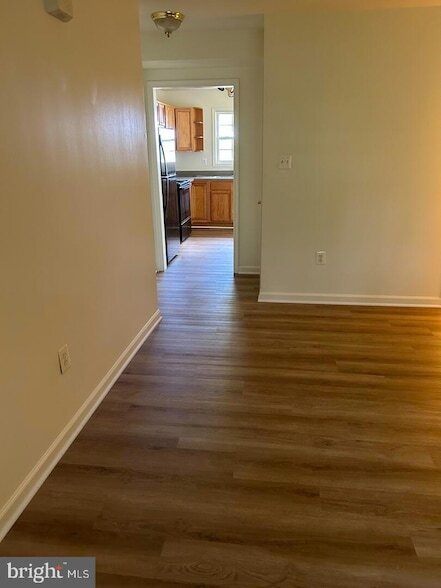 Building Photo - 601 Meadowbrook Dr
