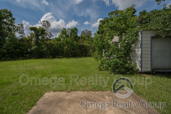 Building Photo - 900 Mister Dr