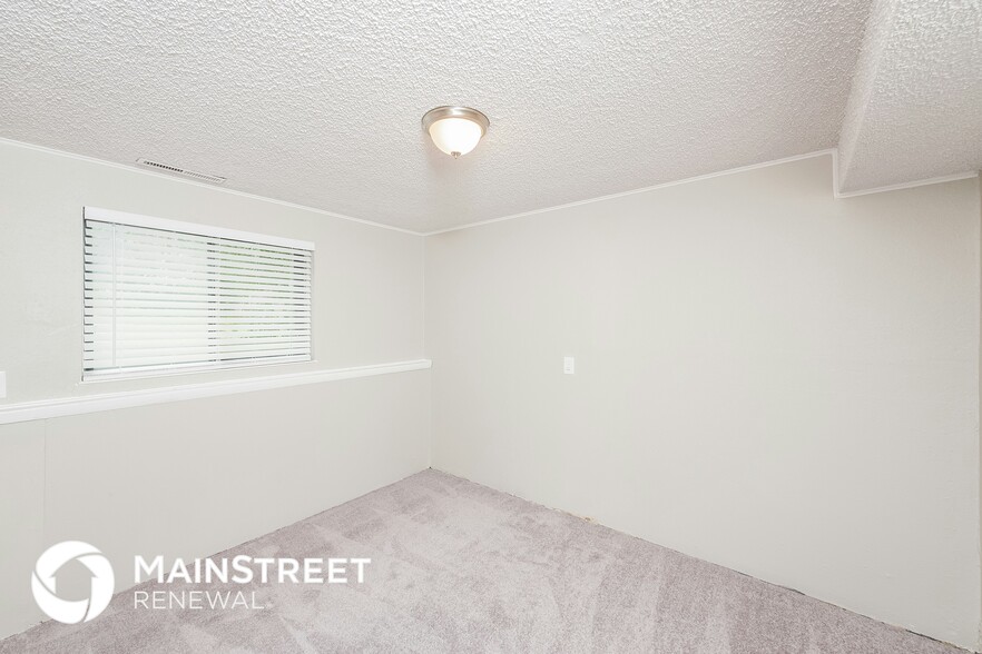 Building Photo - 6948 S Dexter St