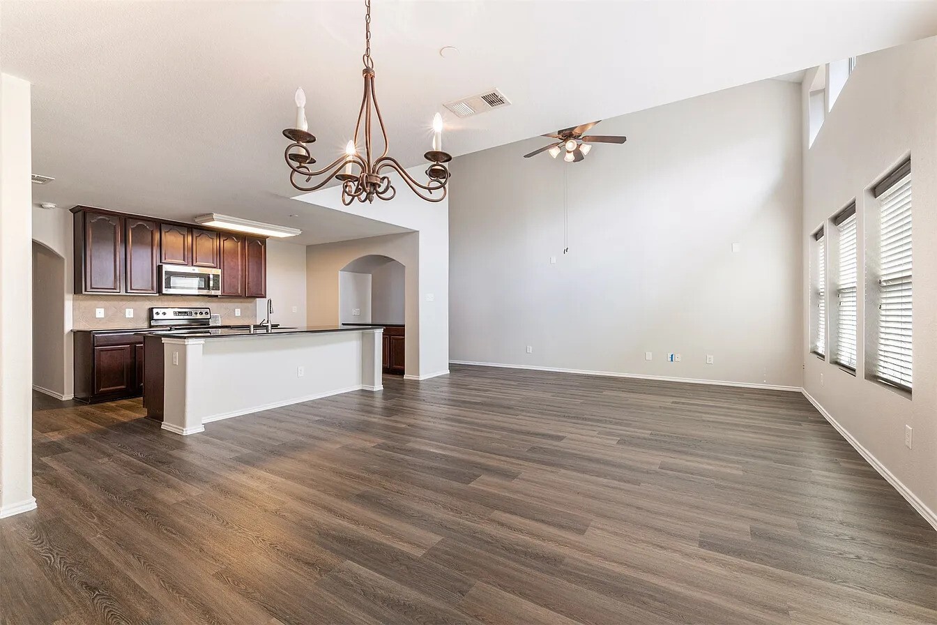 Building Photo - 9829 Fleetwood Dr