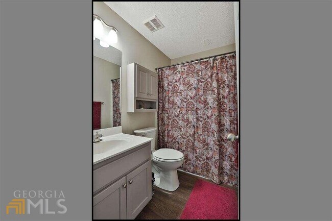 Building Photo - 50 Greens Ct