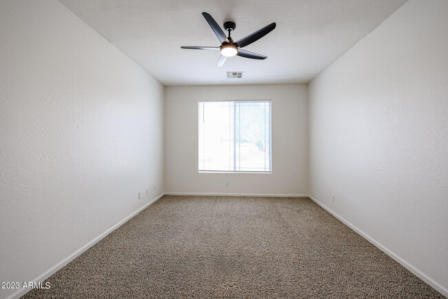 Building Photo - 4603 W Villa Linda Dr