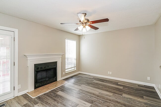 Building Photo - 379 Dorr Dr