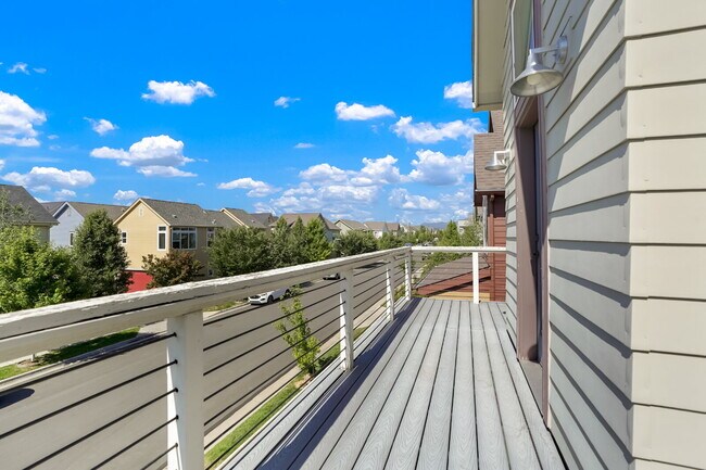 Building Photo - Beautiful 3 Bedroom - 3 1/3 Bathroom Home ...