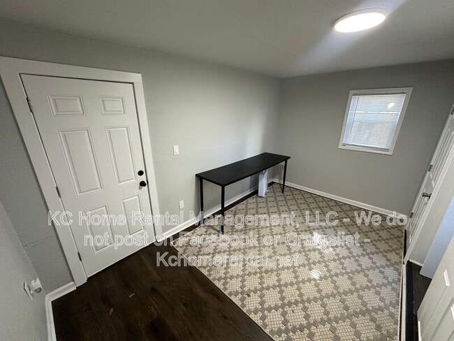 Building Photo - 8803 E 49th St