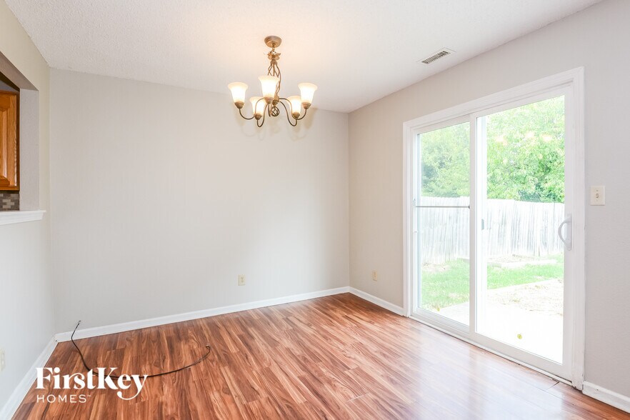 Building Photo - 1319 Freemont Ln