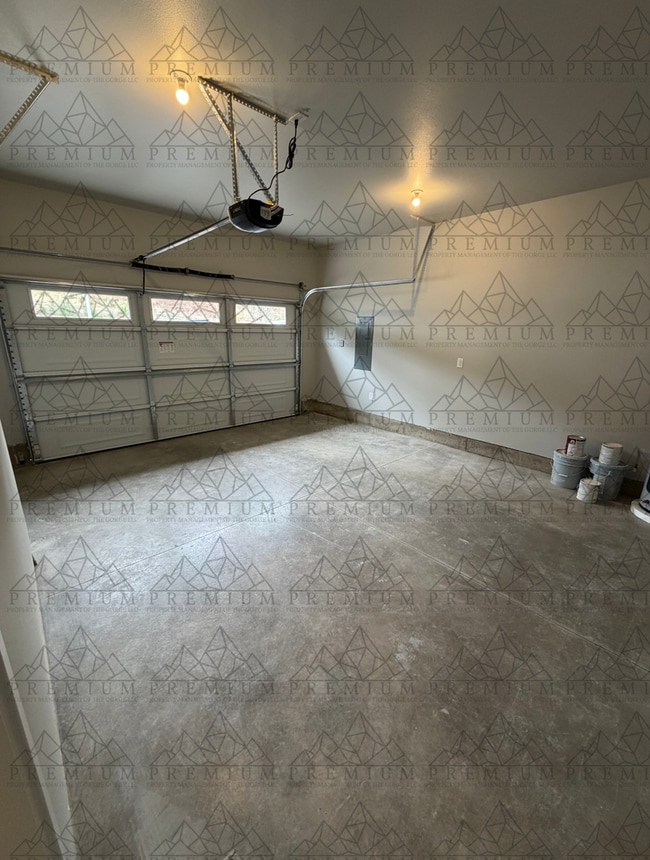 Building Photo - 3 BED 2.5 BATH NEW BUILD!