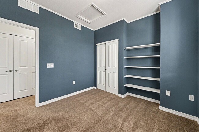 Building Photo - 2450 Windrow Dr