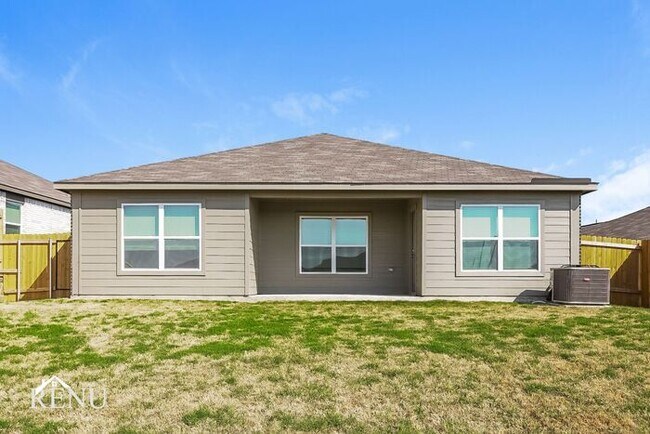 Building Photo - 111 Palomino Bnd Dr