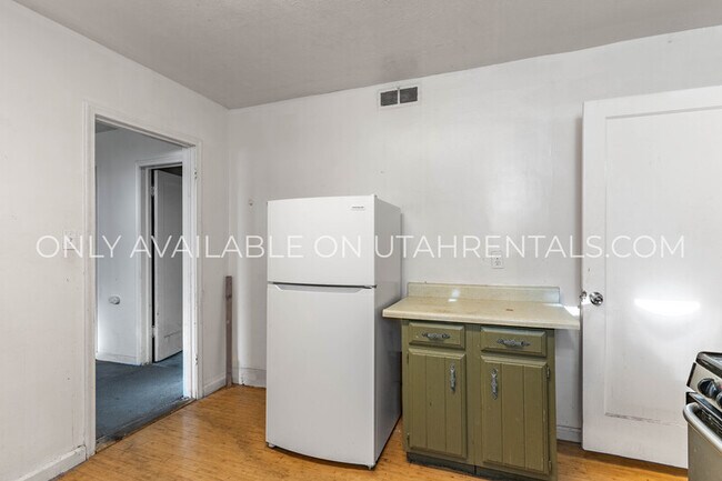 Building Photo - 40 E State St